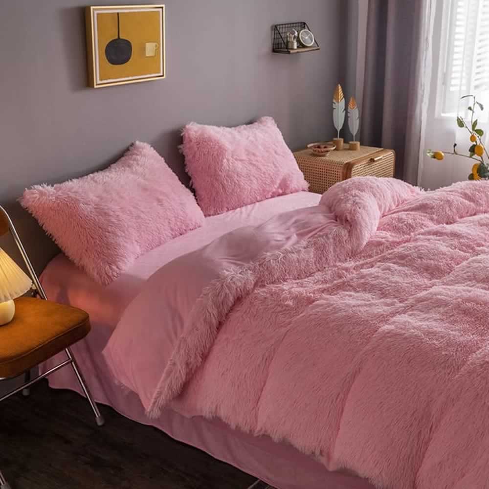 Faux Fur Comforter - UK King 4 Piece: image 2