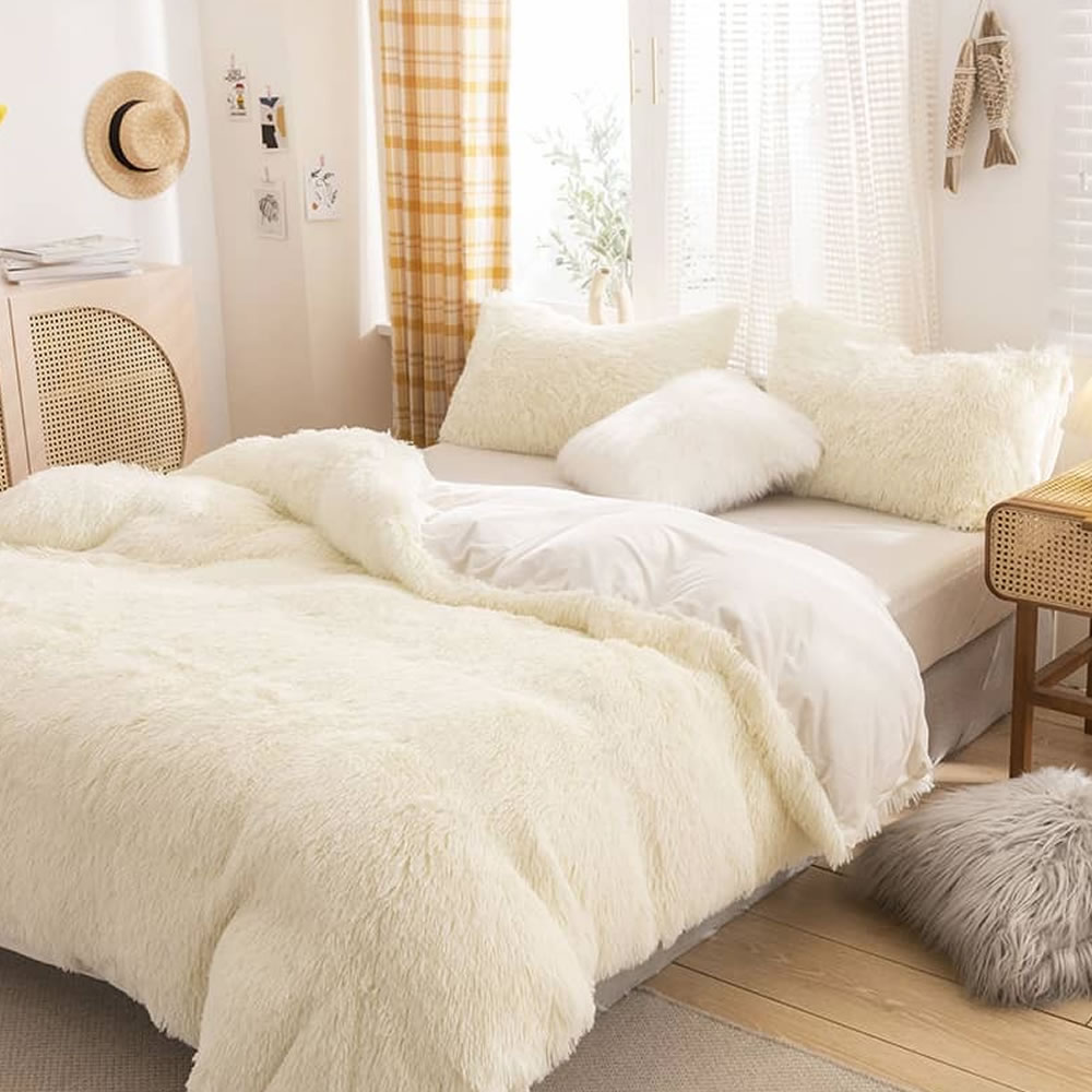 Faux Fur Comforter - UK King 4 Piece: image 1